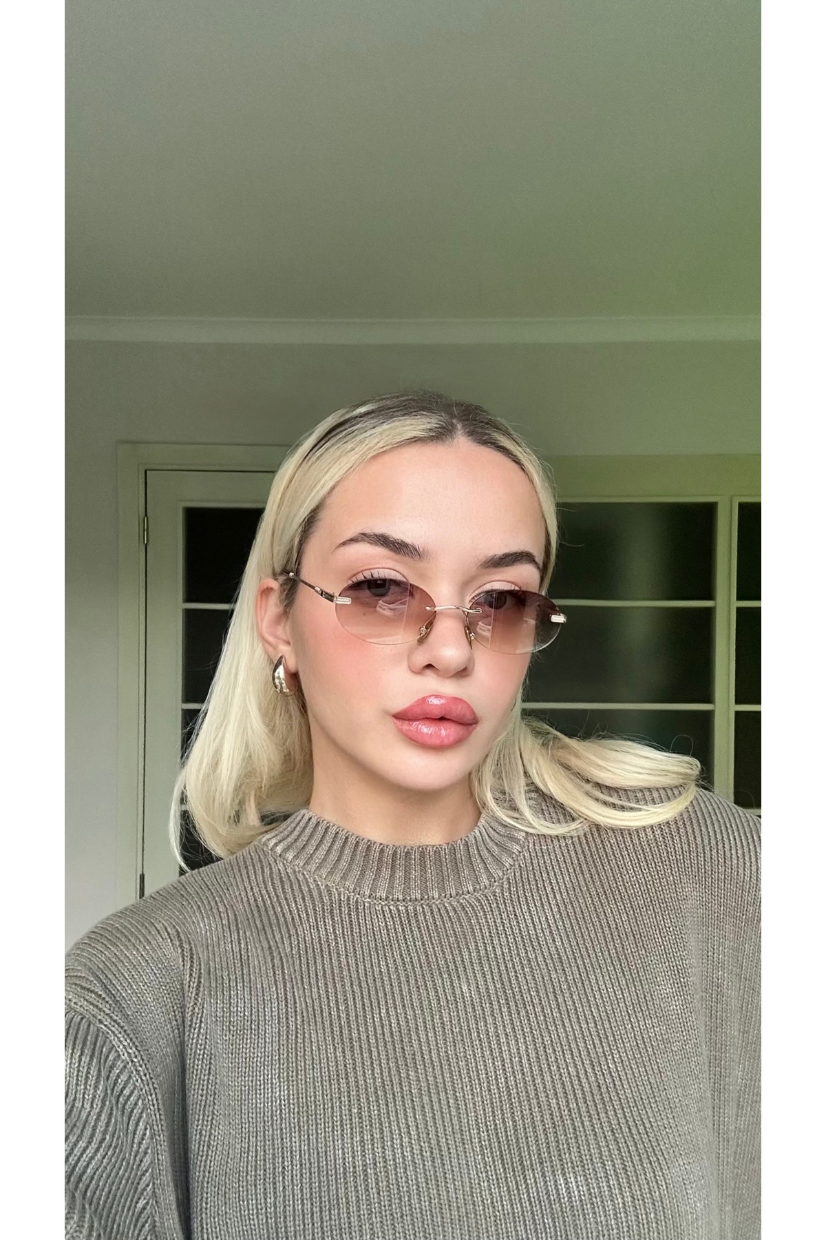 Minimal Yekpare Tasarım Kahverengi Cam