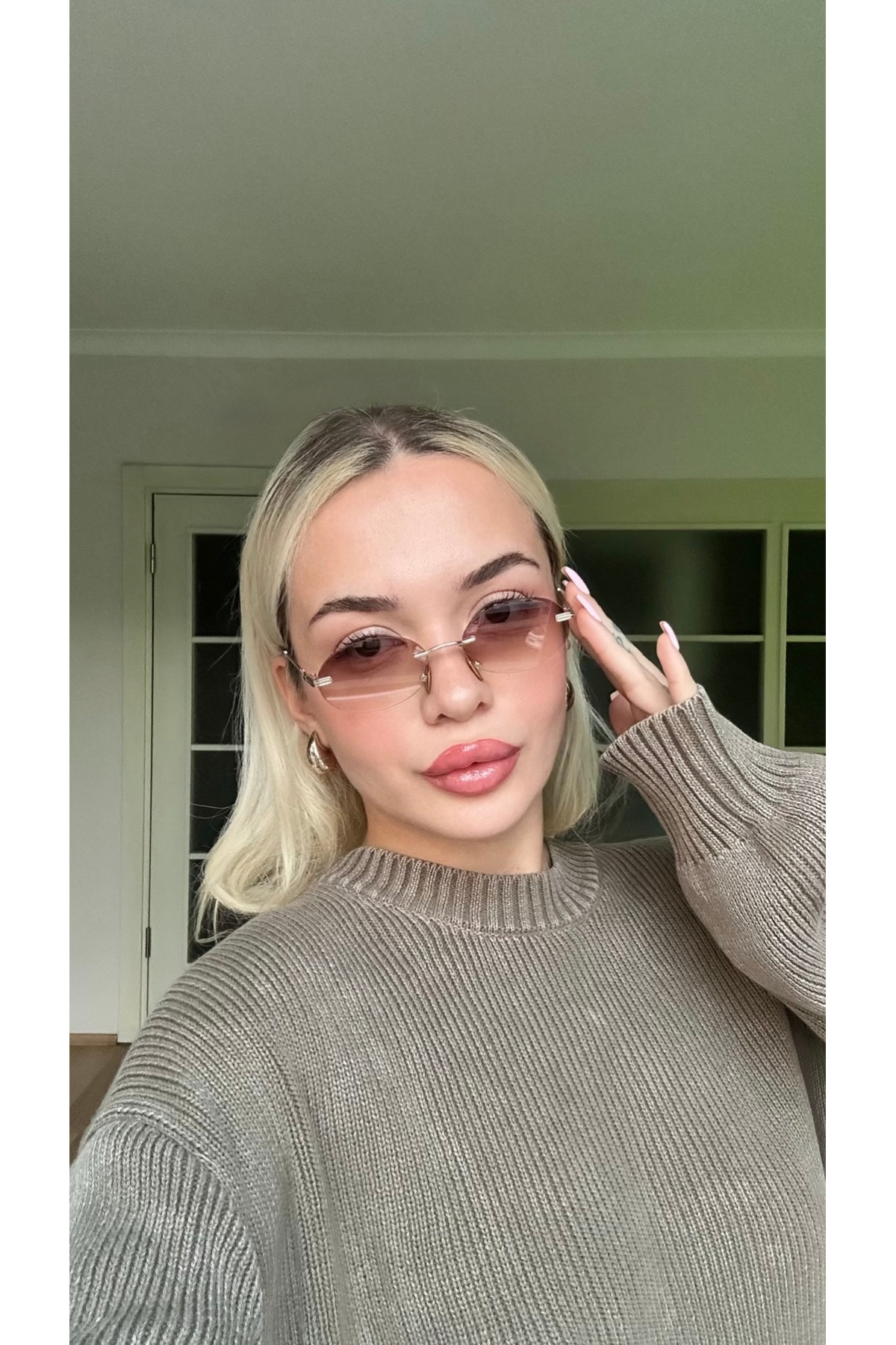 Minimal Yekpare Tasarım Kahverengi Cam