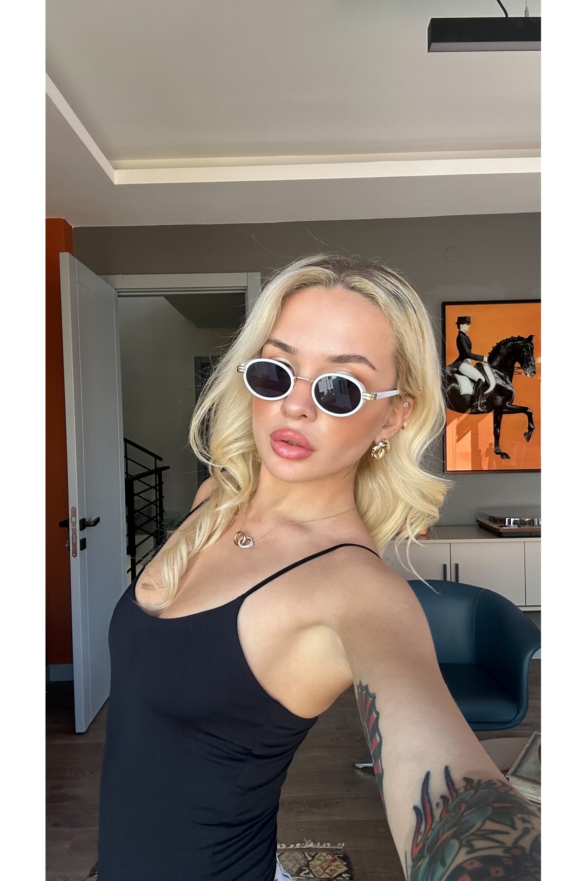 Oval Tasarım Güneş Gözlüğü Siyah Cam