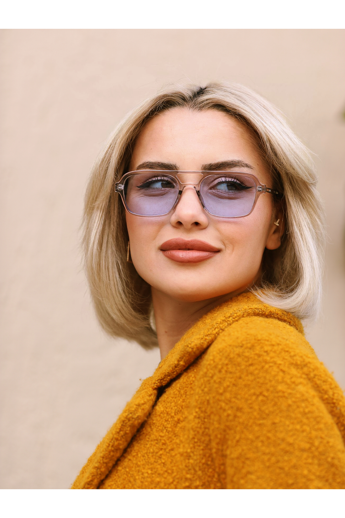 Gri Şeffaf Çerçeve Mavi Cam Dikdörtgen Kadın Güneş Gözlüğü