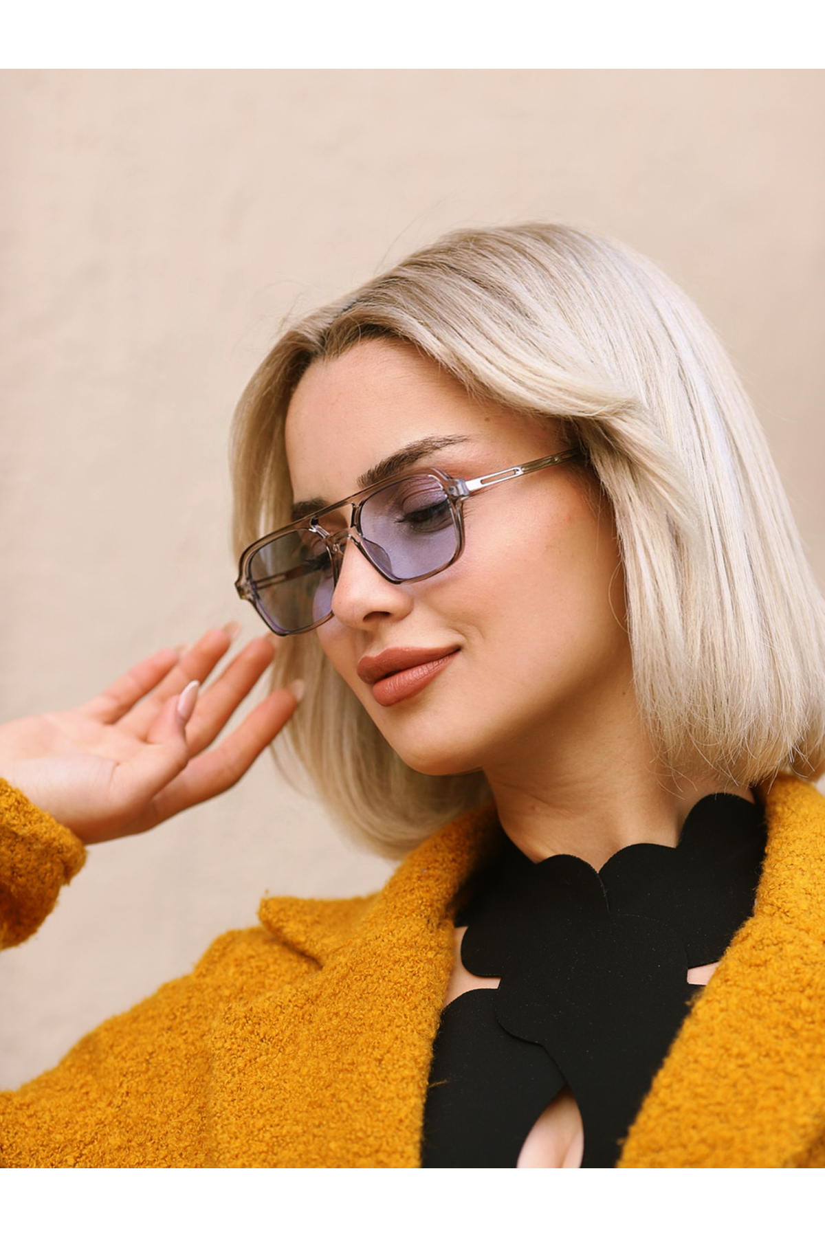 Gri Şeffaf Çerçeve Mavi Cam Dikdörtgen Kadın Güneş Gözlüğü