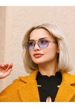 Gri Şeffaf Çerçeve Mavi Cam Dikdörtgen Kadın Güneş Gözlüğü